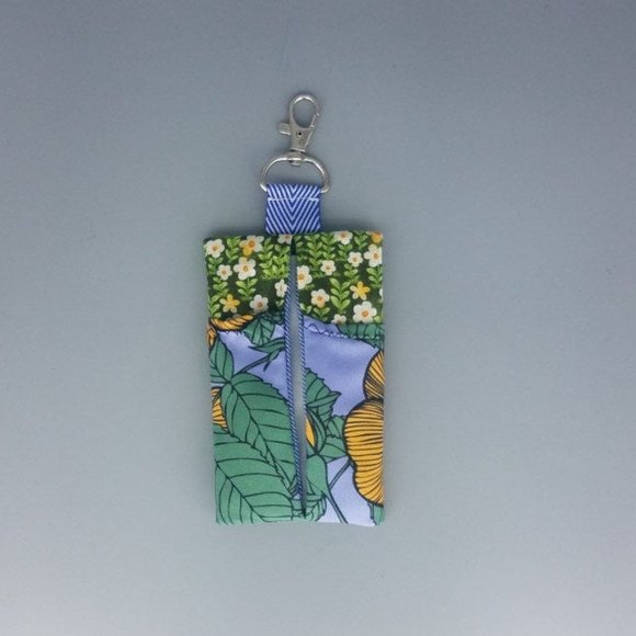 Vintage Flower Travel Tissue Holder Keychain - Picture 4 of 8